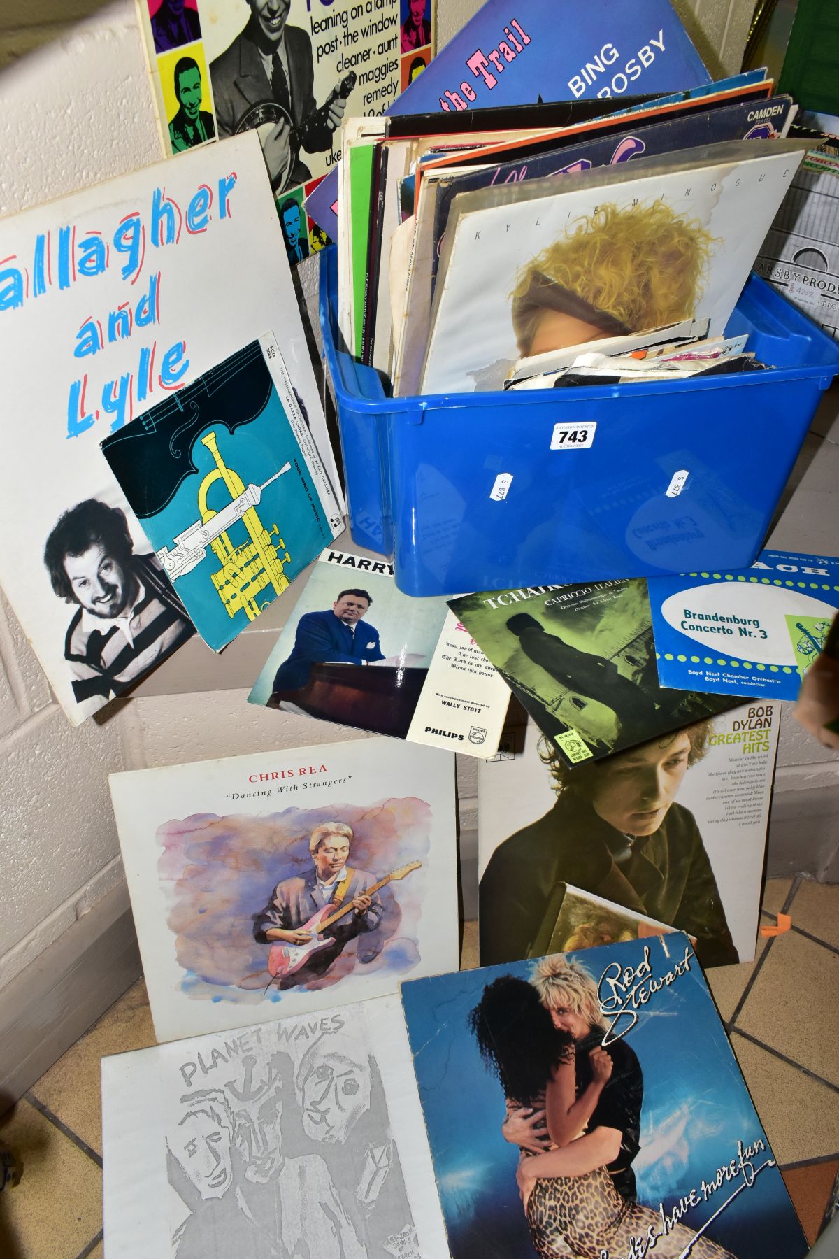 A BOX OF LP RECORDS AND 7 INCH SINGLES, LPs include Gallagher and Lyle - Breakaway, Bob Dylan -