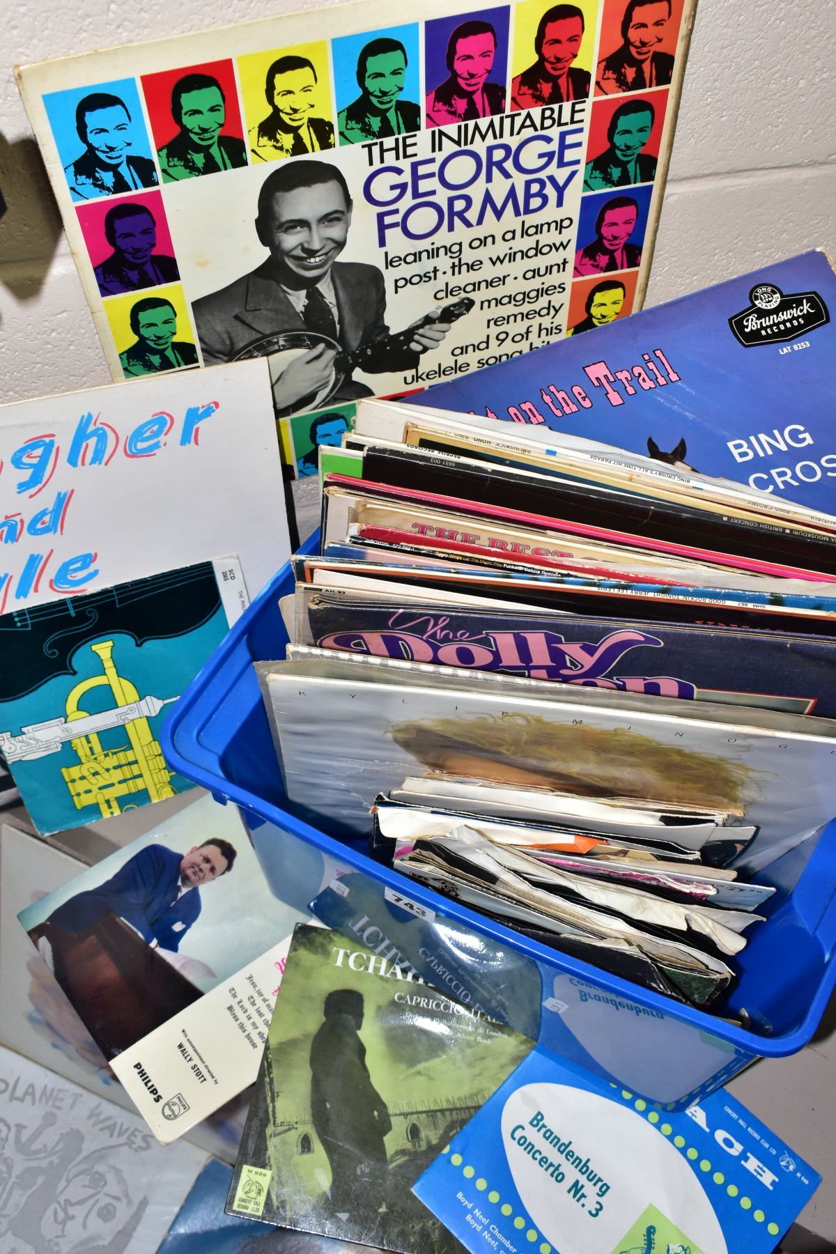 A BOX OF LP RECORDS AND 7 INCH SINGLES, LPs include Gallagher and Lyle - Breakaway, Bob Dylan - - Image 3 of 3