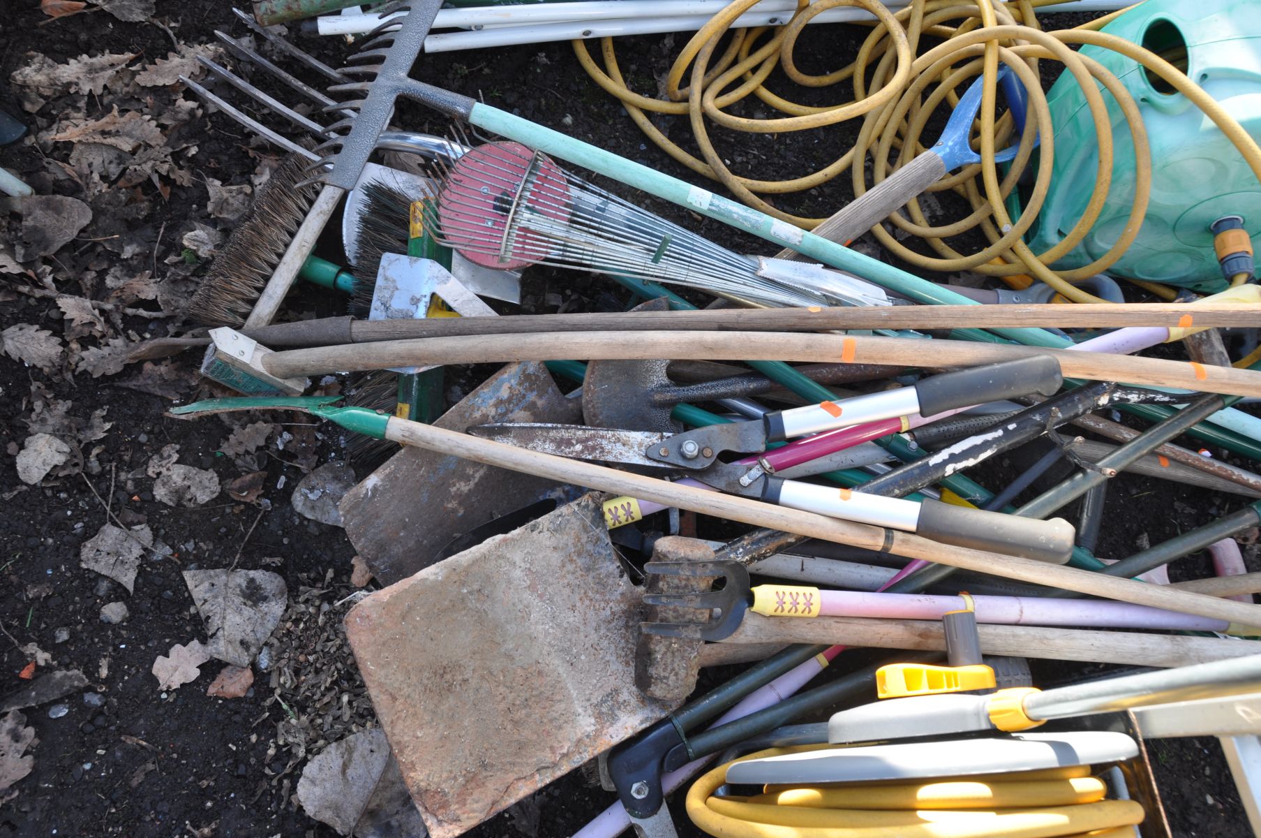 TWO GARDEN HOSE REELS, TWO STEEL STEP LADDERS and a quantity of garden tools including a builders - Image 2 of 3