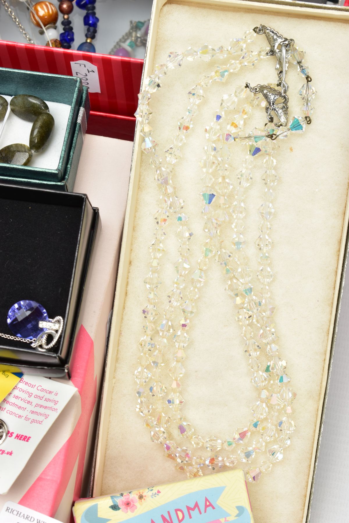 AN ASORTMENT OF COSTUME JEWELLERY, three boxes of costume jewellery containing a selection of - Image 9 of 14