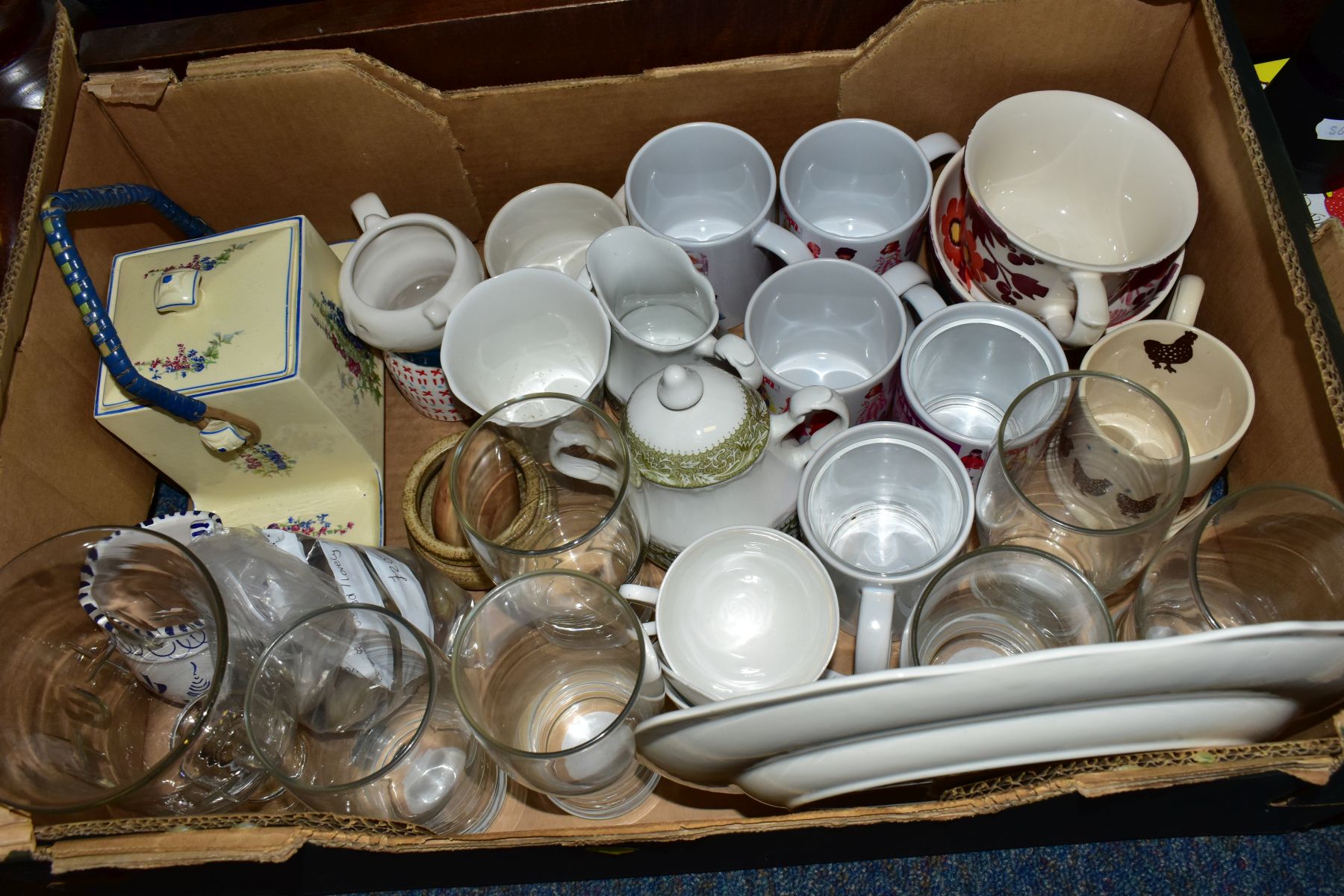 THREE BOXES AND LOOSE CERAMICS, HABERDASHERY, CLOTHING AND MISCELLANEOUS ITEMS, to include a Royal - Image 6 of 6