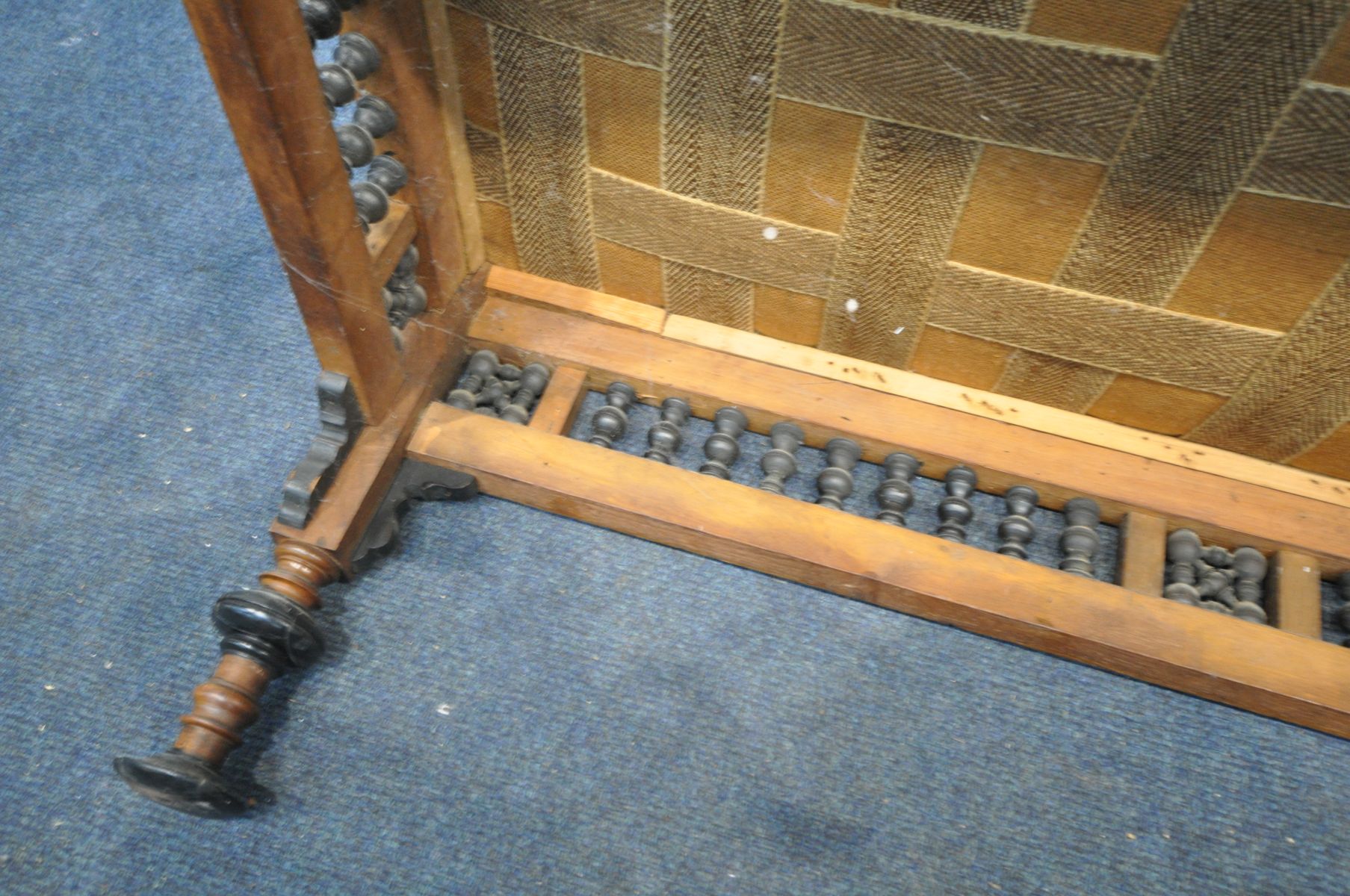 A LATE 19TH/EARLY 20TH CENTURY WALNUT AND EBONISED MOORISH WINDOW SEAT, in the manner of Liberty & - Image 5 of 8