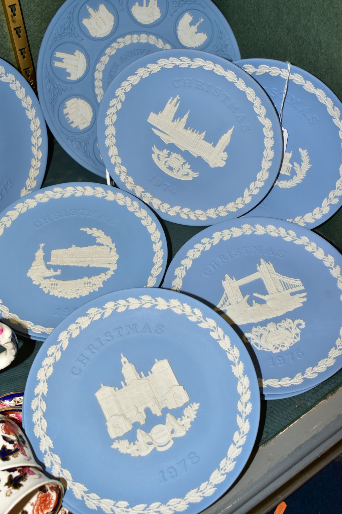 ELEVEN WEDGWOOD PALE BLUE JASPERWARE CHRISTMAS PLATES, comprising a tenth anniversary 1969-1978 - Image 5 of 6