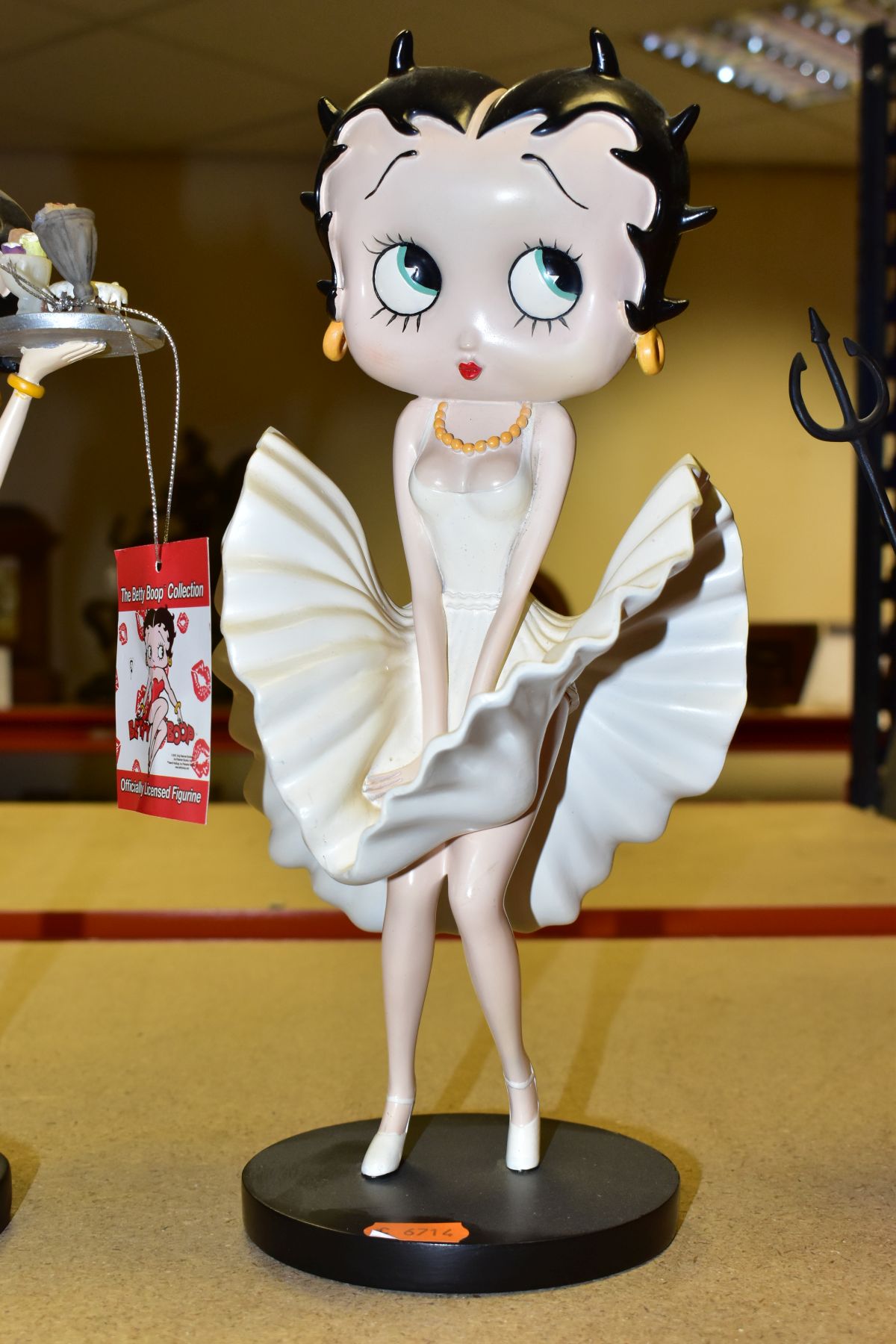FOUR BETTY BOOP RESIN FIGURES BY KING FEATURES SYNDICATE, comprising boxed Betty Police lady leg up, - Image 4 of 8