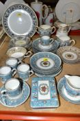 A SMALL COLLECTION OF BONE CHINA DECORATED IN THE FLORENTINE PATTERN IN FOUR DIFFERENT COLOURWAYS,