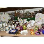 A BOX AND LOOSE CERAMICS, GLASS AND METALWARE, including a Royal Winton 'Tradition' spongeware