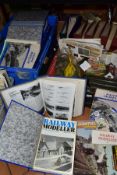 A QUANTITY OF MAINLY UNBOXED AND ASSORTED HO & OO GAUGE MODEL RAILWAY ITEMS, to include Marklin HO