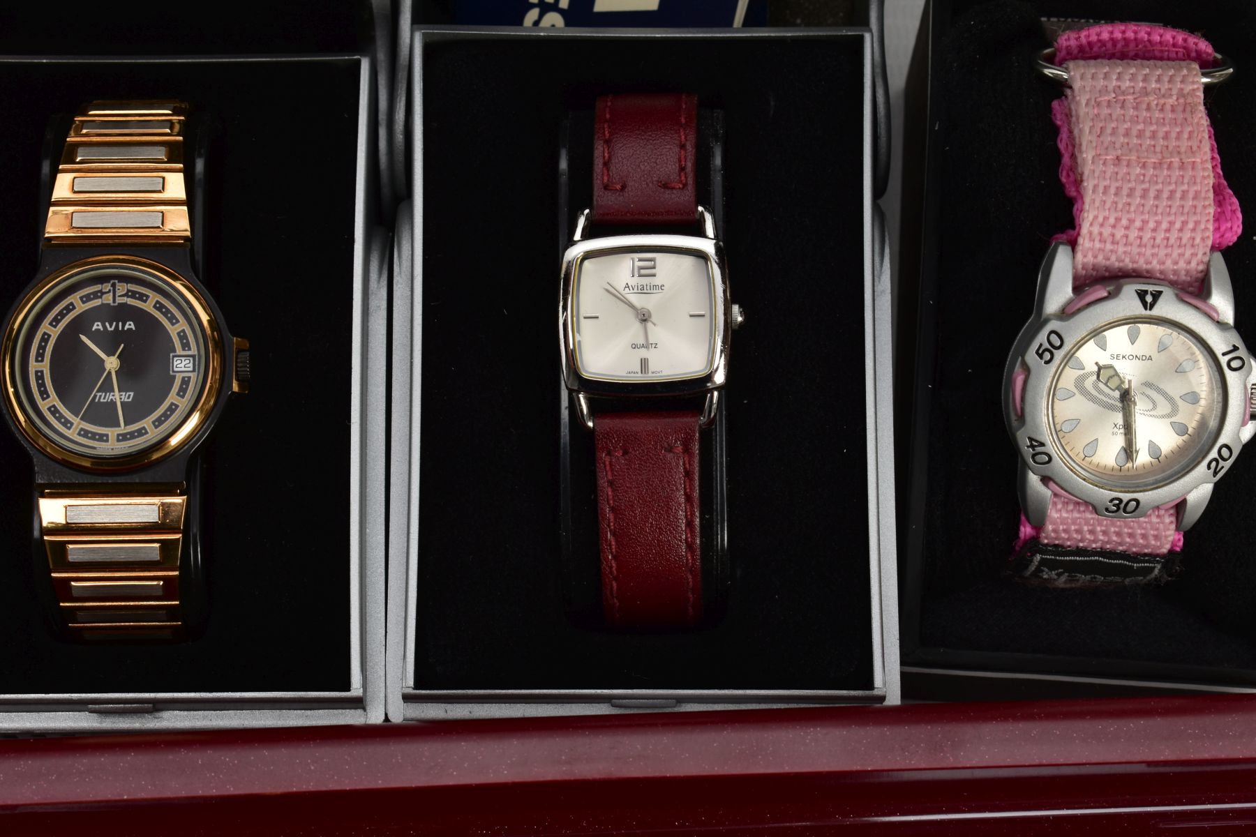 AN ASSORTMENT OF WATCHES, to include seven boxed Avia watches, four boxed Sekonda watches, one - Bild 2 aus 9