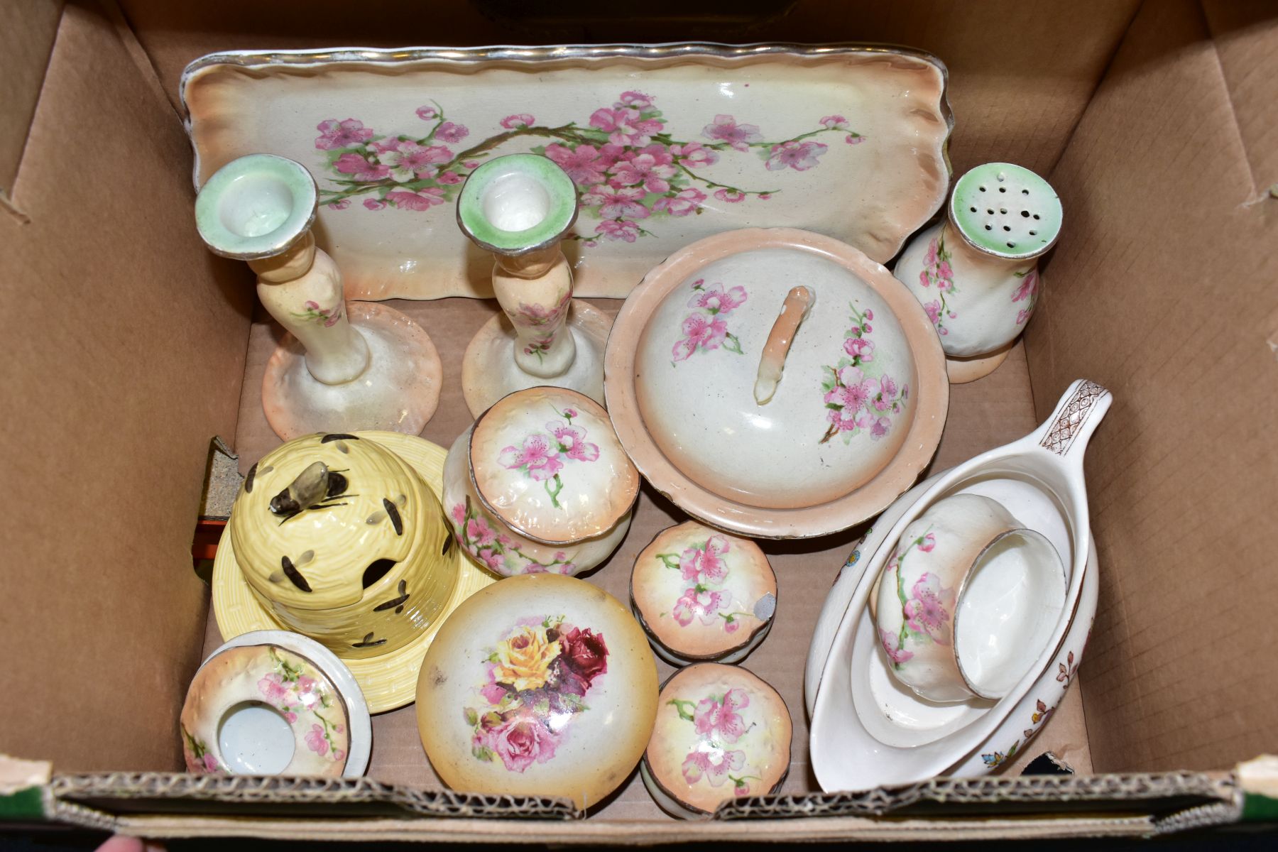 FIVE BOXES AND LOOSE CERAMICS AND GLASSWARES, to include a twenty one piece Thomas Forester & Sons - Image 2 of 15