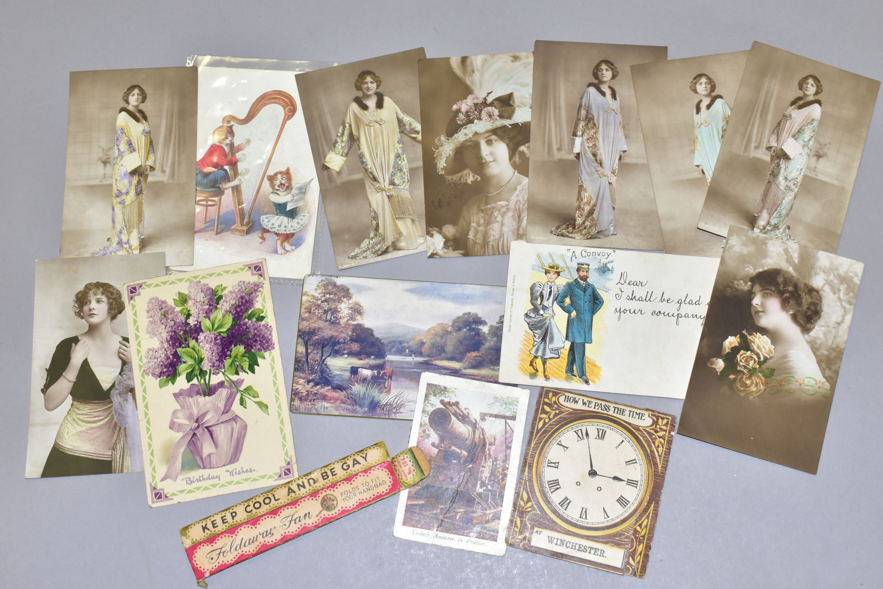 A BOX OF LATE NINETEENTH AND EARLY TWENTIETH CENTURY EPHEMERA, to include various greetings cards, - Image 9 of 11
