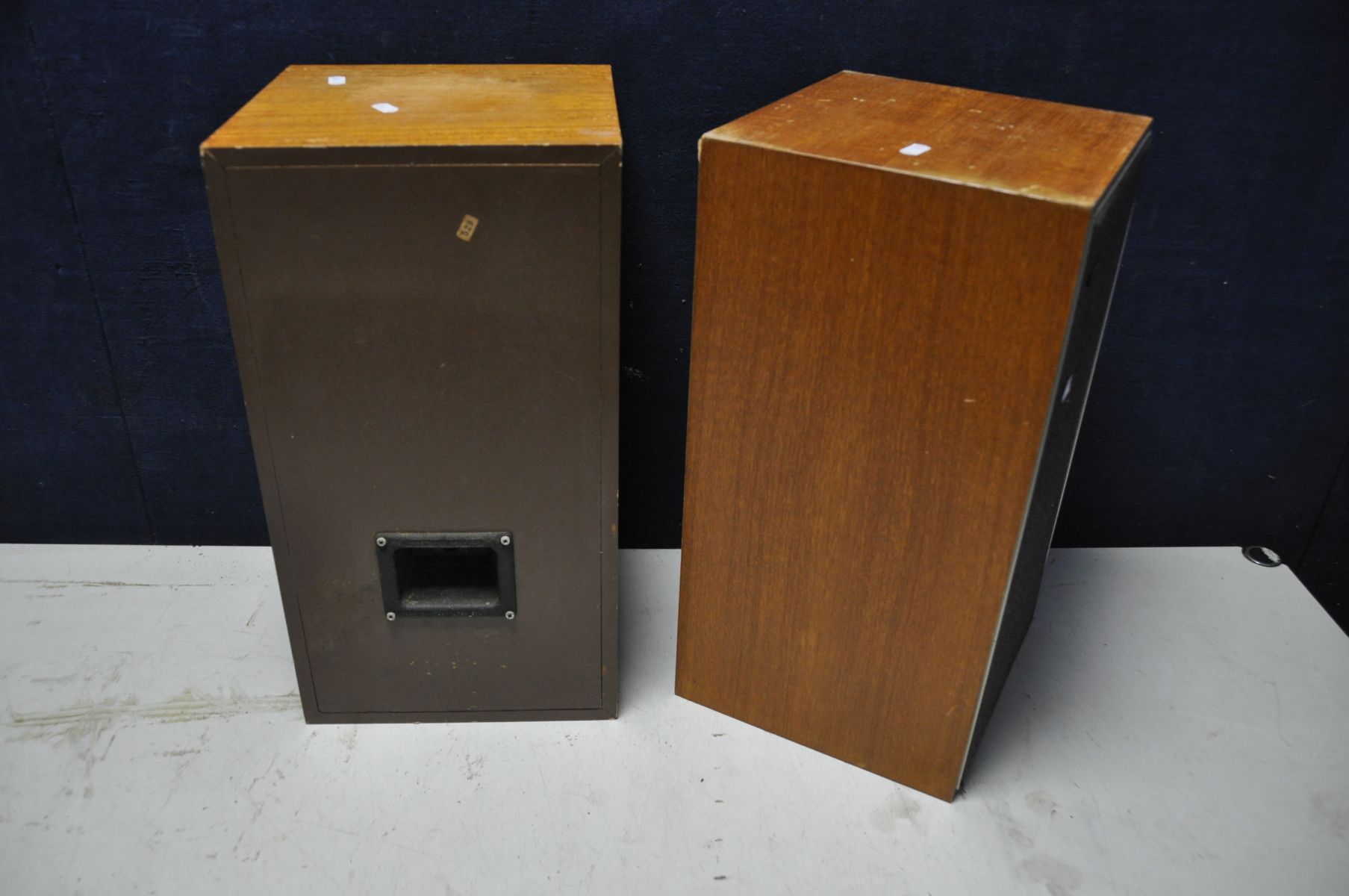 A PAIR OF TEAK VINTAGE GOODMANS MAGNUM SL SPEAKERS (untested) - Image 2 of 3