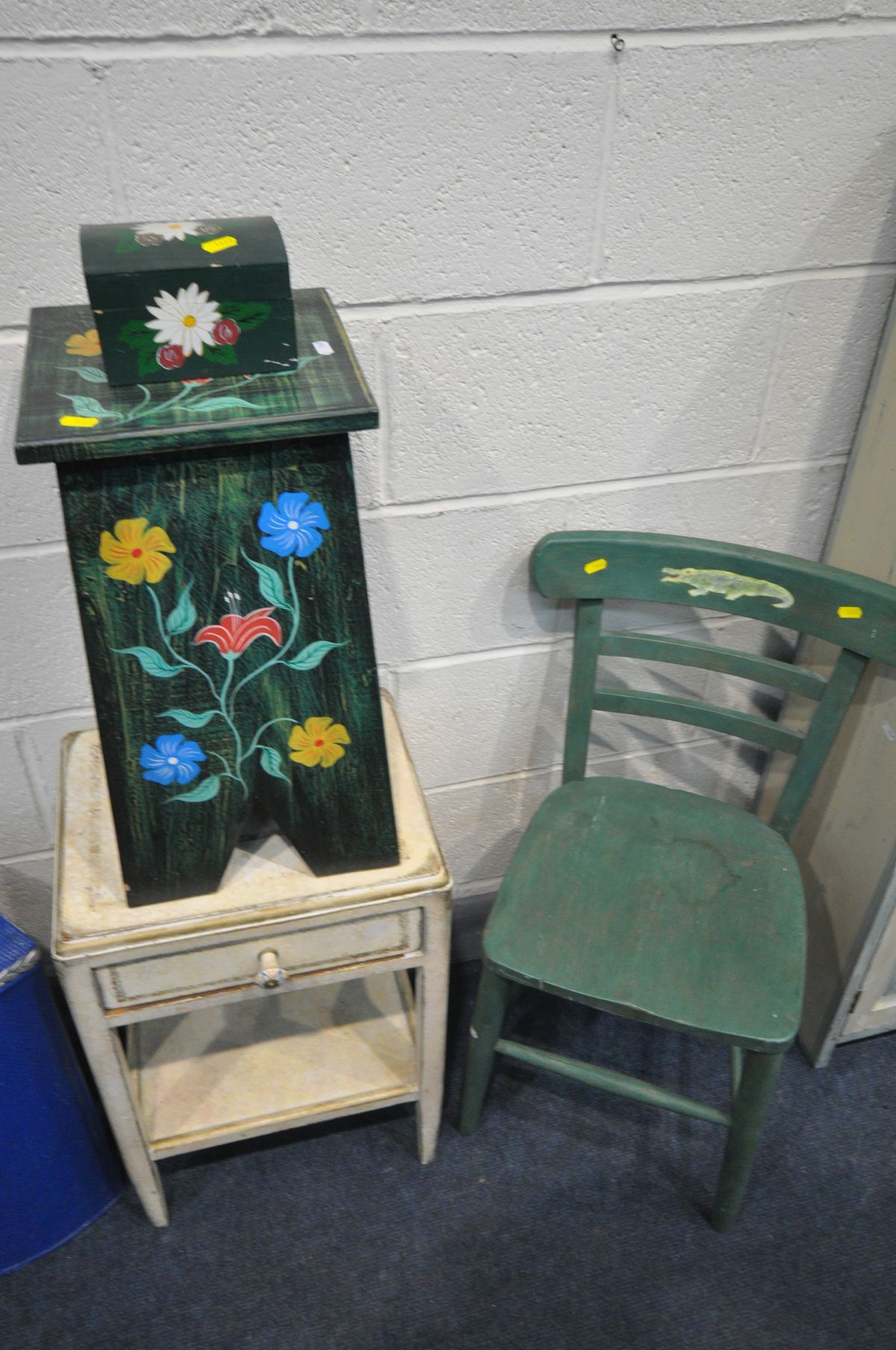 A SELECTION OF PAINTED OCCASIONAL FURNITURE, to include a two door cabinet, width 61cm x depth - Bild 2 aus 2