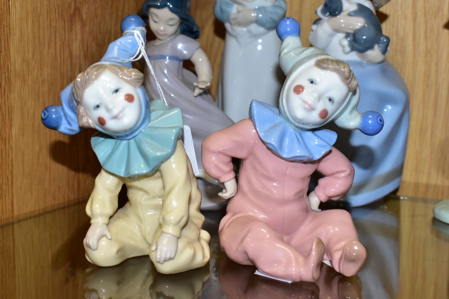 SEVEN NAO BY LLADRO PORCELAIN FIGURINES, comprising Joy no 1067 (thumb repaired) and Jingles no 1065 - Image 3 of 9