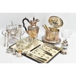 A SELECTION OF SILVER AND SILVER PLATED ITEMS, to include a silver toast rack detailing a scallop