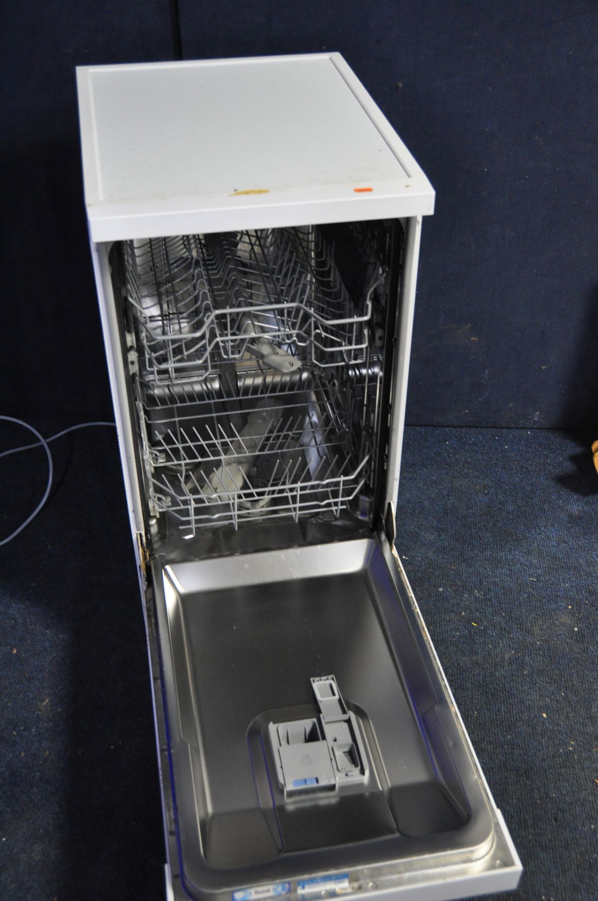 A BEKO DISHWASHER measuring at width 45cm x depth 61cm x height 85cm (PAT pass and powers up) - Image 2 of 2