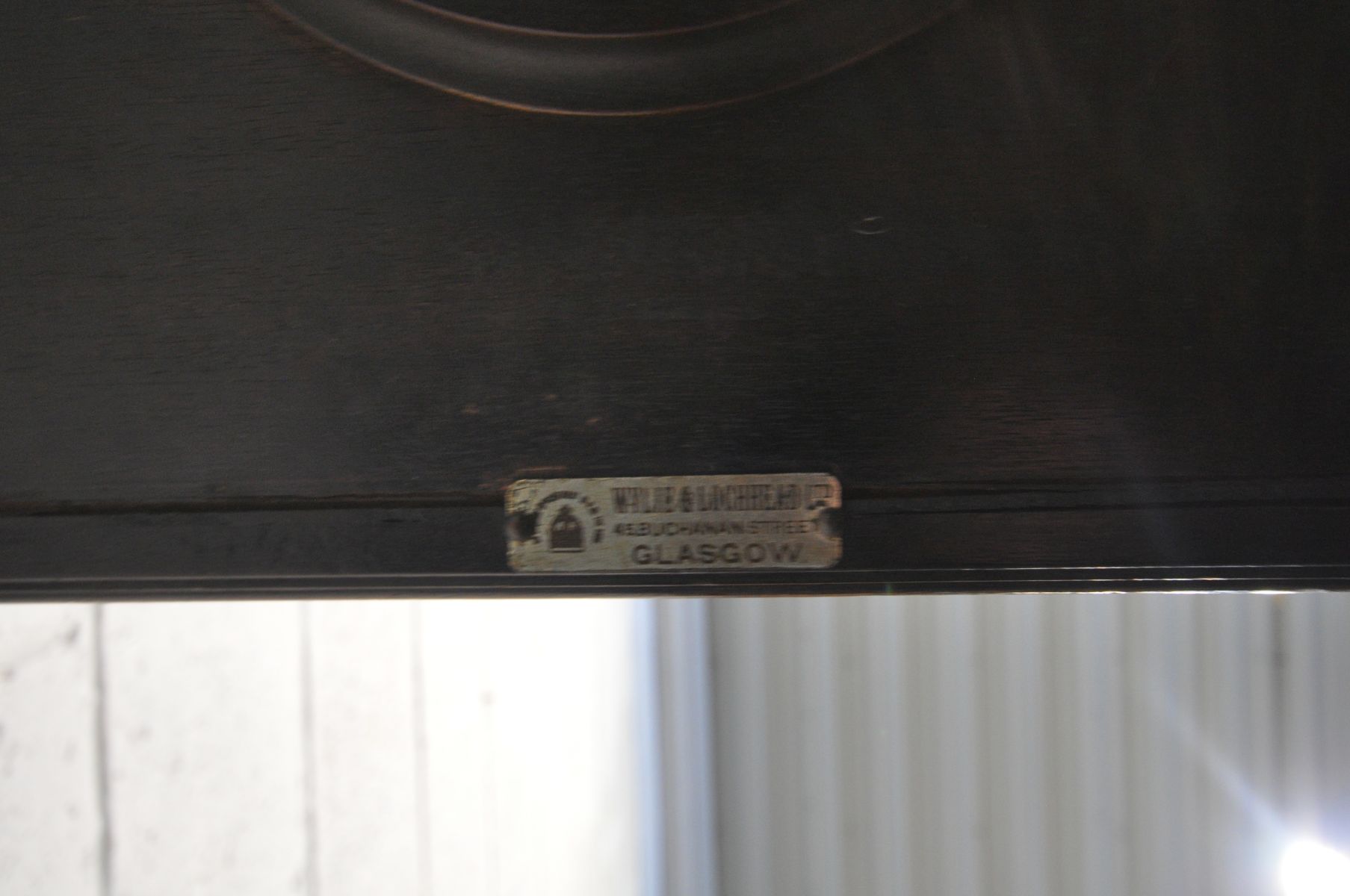 A 19TH CENTURY MAHOGANY TRIPOD READING TABLE, Wylie and Lockhead of Glassgow label attached, - Bild 8 aus 8