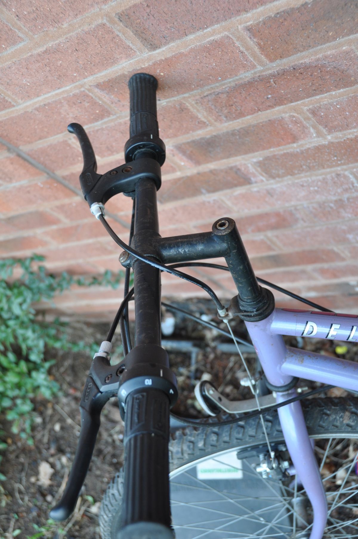 A SHANIKO DELTA JETS LADIES MOUNTAIN BIKE with 15 speed twist grip Shimano gears and a 18in frame - Image 2 of 2