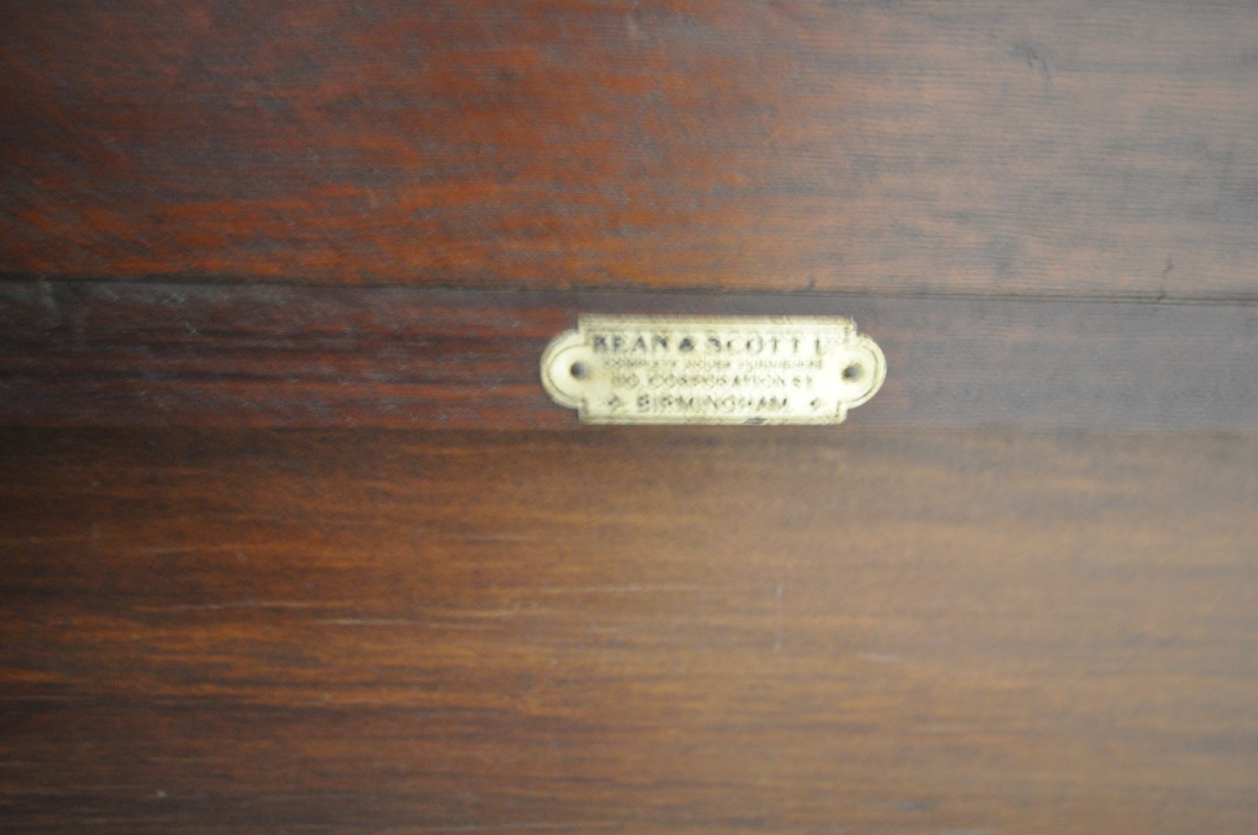 AN EARLY 20TH WALNUT QUEEN ANNE STYLE SIDEBOARD, with a raised back, an arrangement of drawers and - Image 5 of 5