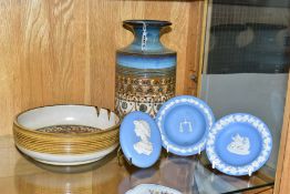 FIVE PIECES OF DENBY POTTERY AND WEDGWOOD JASPERWARE, comprising a 1970s Denby Minaret vase with
