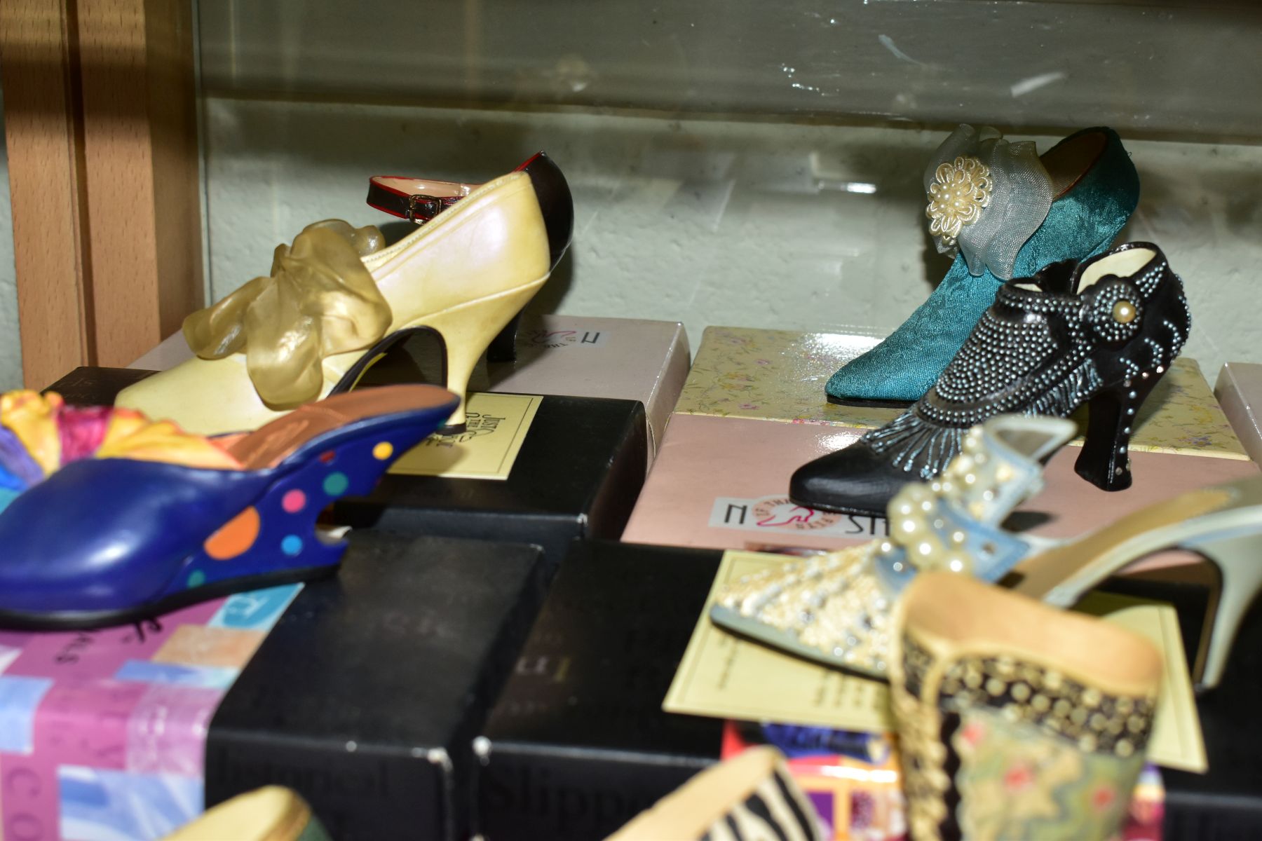 A COLLECTION OF APPROXIMATELY FIFTY 'JUST THE RIGHT SHOE' AND 'IF THE SHOE FITS' RESIN SHOES, thirty - Image 19 of 20
