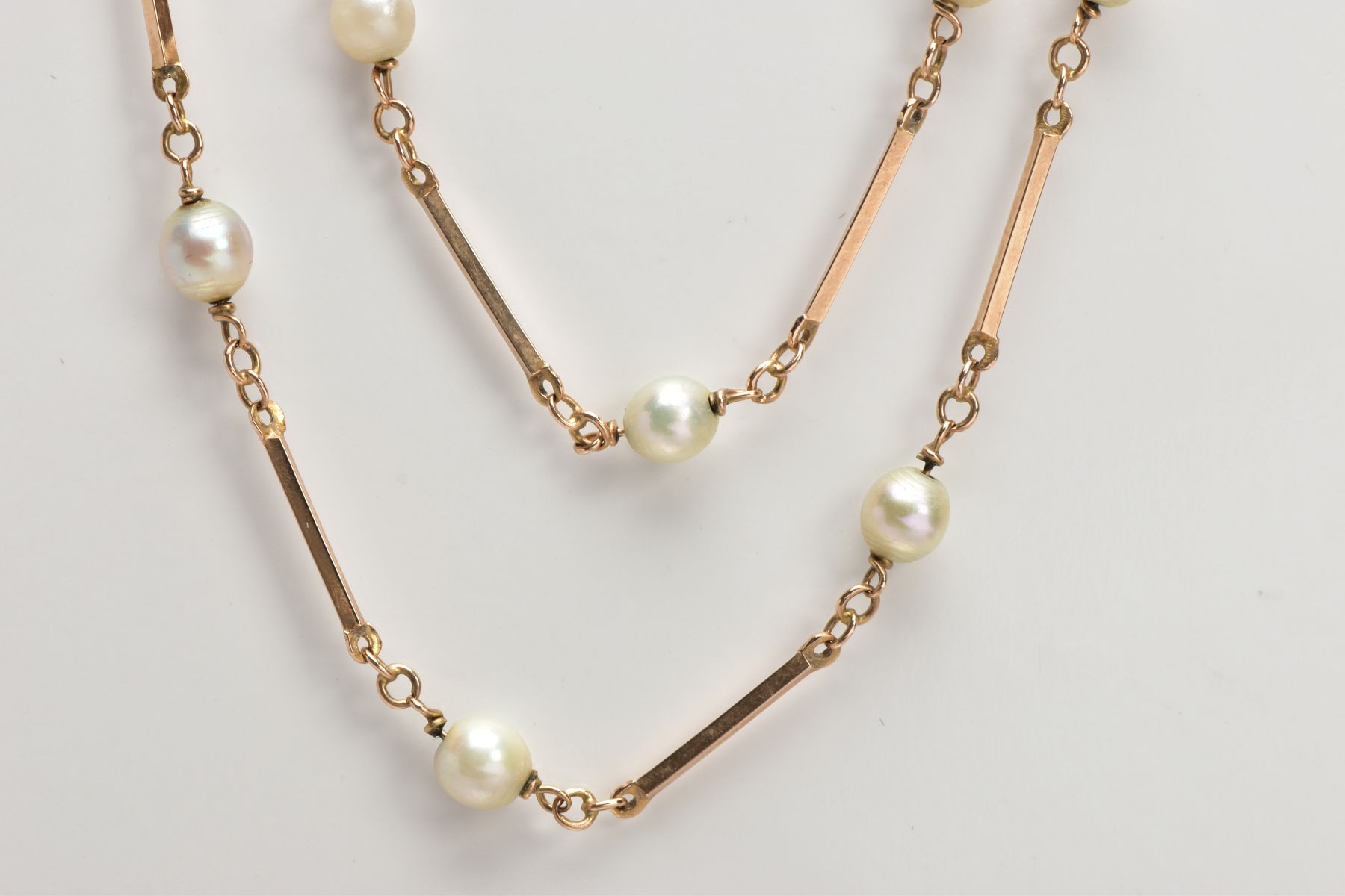 A YELLOW METAL CULTURED PEARL NECKLACE, a cultured pearl necklace interspaced with yellow metal - Image 6 of 6