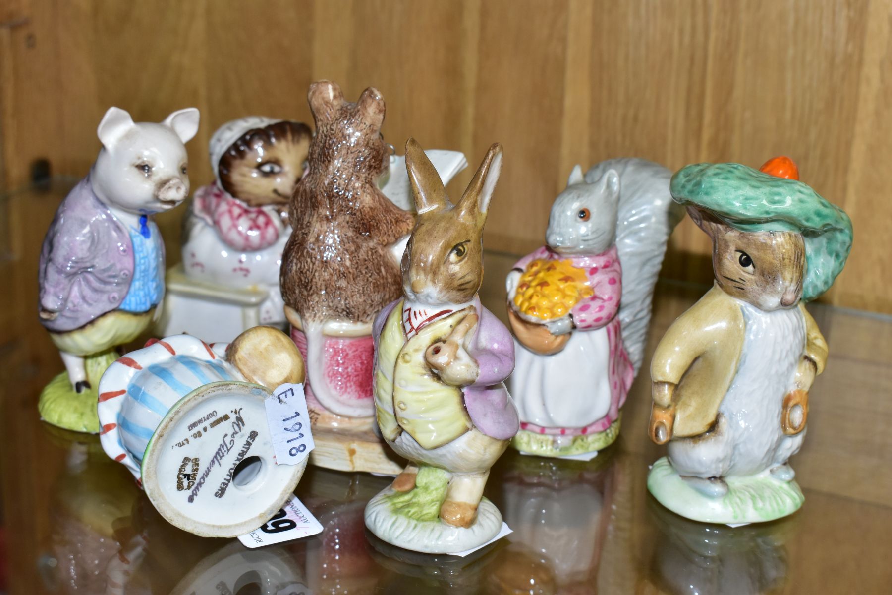 SEVEN BEATRIX POTTER FIGURES, to include Beswick Mrs Tittlemouse (small chip to ear) and Mrs Tiggy - Image 8 of 11