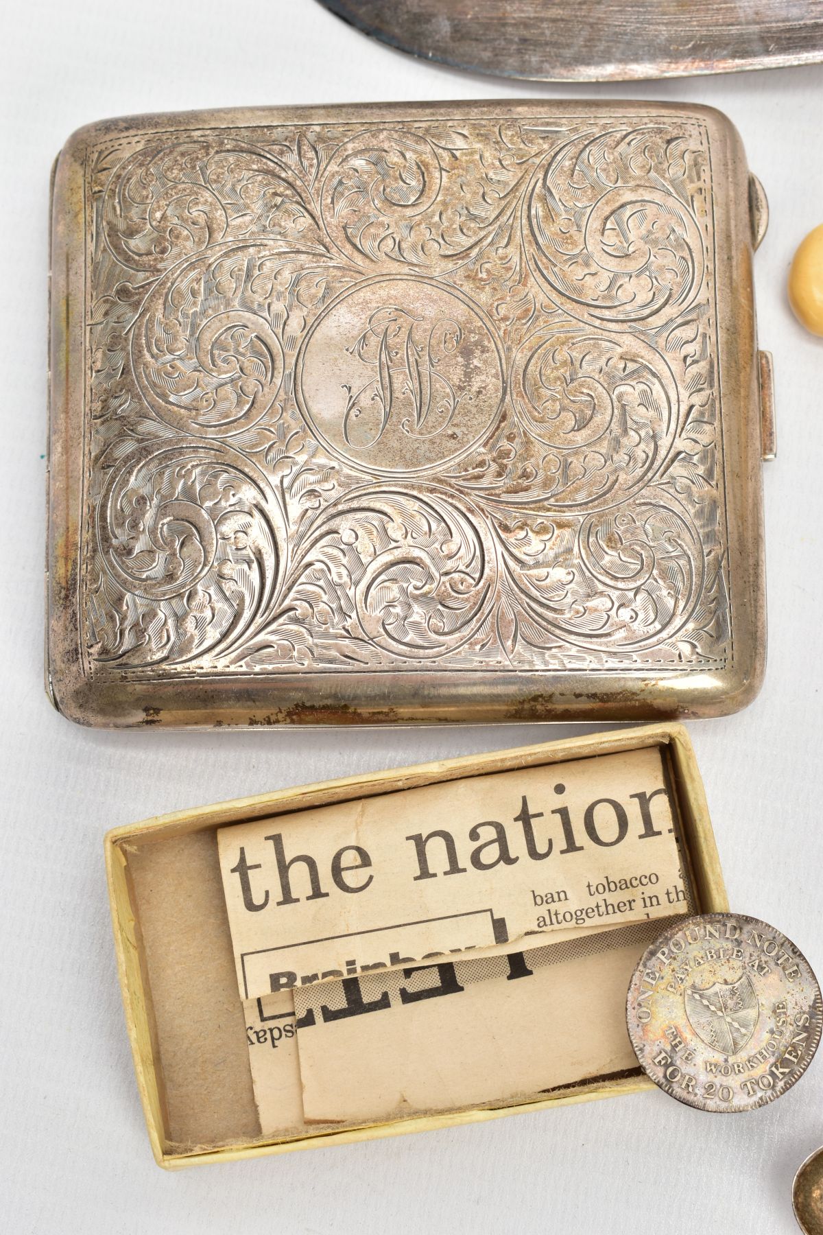 A BOX OF ASSORTED ITEMS, to include a silver cigarette case, foliate scroll detail with an - Image 2 of 6