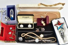 AN ASSORTMENT OF COSTUME JEWELLERY AND WATCHES, to include a string of graduated Lotus imitation