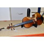 AN EARLY 20TH CENTURY VIOLIN AND A BOW, the violin with two piece back inlaid with a scrolled