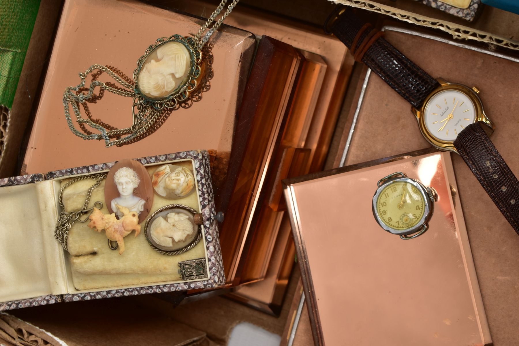 A BOX OF ASSORTED ITEMS, to include various early to mid-20th century costume jewellery pieces, - Image 8 of 13