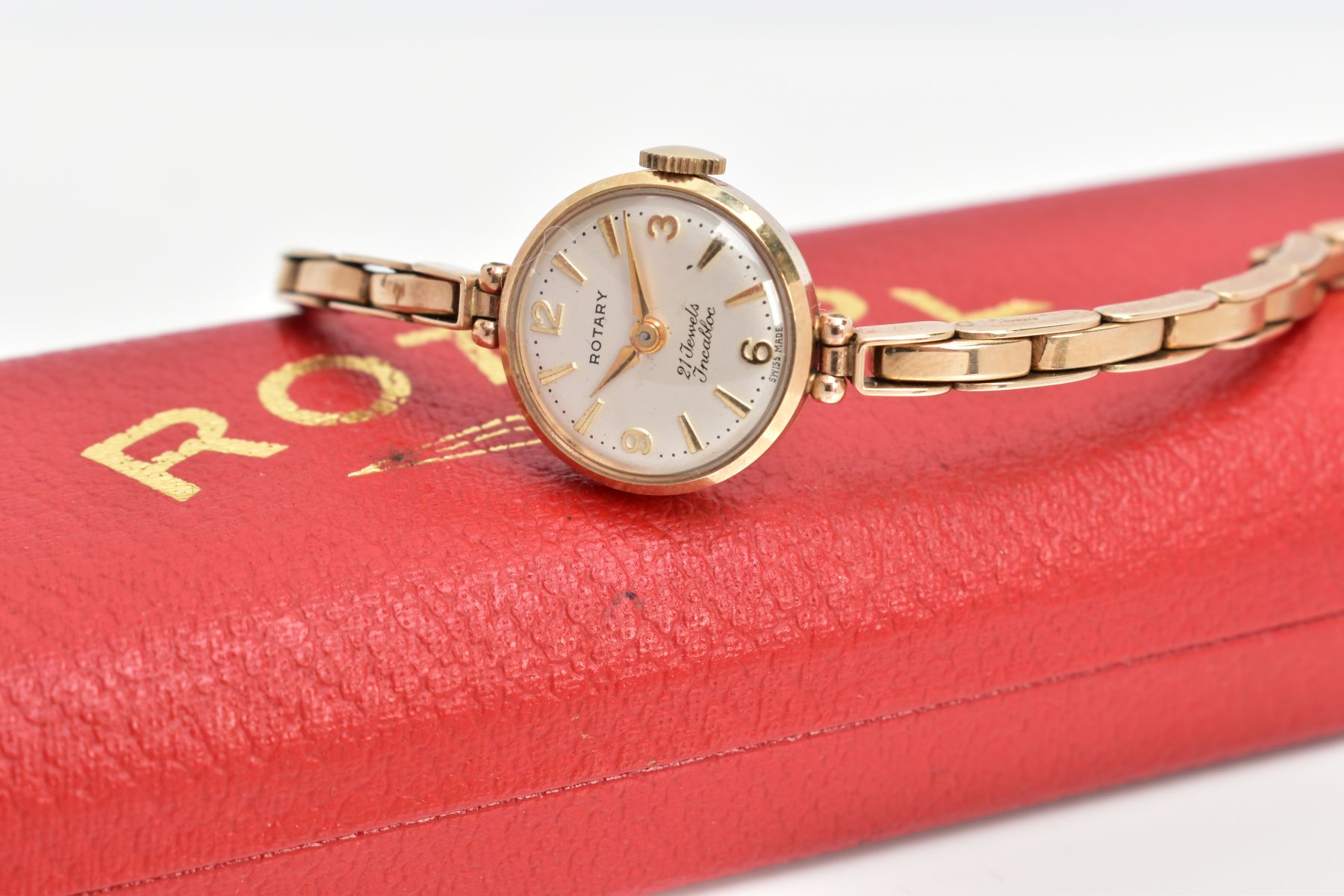 A LADIES 9CT GOLD WRISTWATCH AND JEWELLERY ITEMS, mechanical movement, a white round face signed ' - Image 6 of 6