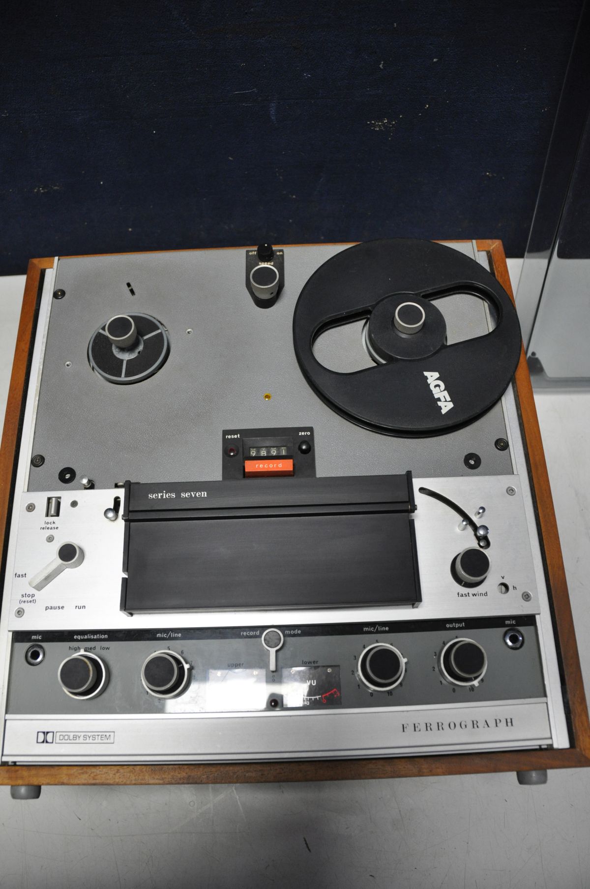 A FERROGRAPH SERIES SEVEN REEL TO REEL with smoked plexi glass lid, in good condition (PAT pass, - Image 3 of 3