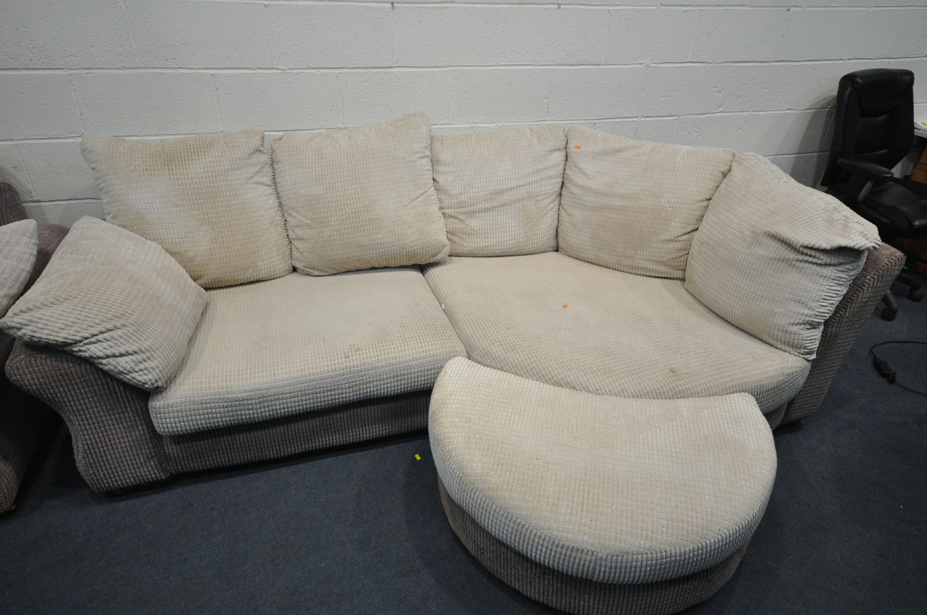 A DFS CREAM AND BROWN UPHOLSTERED CORNER SOFA, length 258cm x depth 126cm x height 80cm and a - Bild 2 aus 3