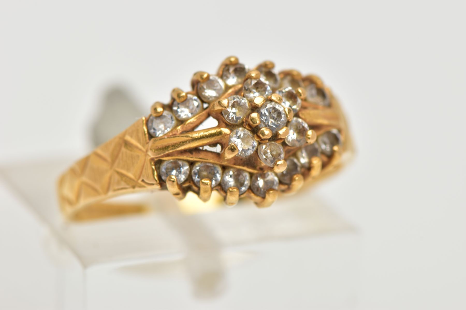 A 22CT GOLD CUBIC ZIRCONIA DRESS RING, set with a flower cluster of colourless cubic zirconia - Image 4 of 5