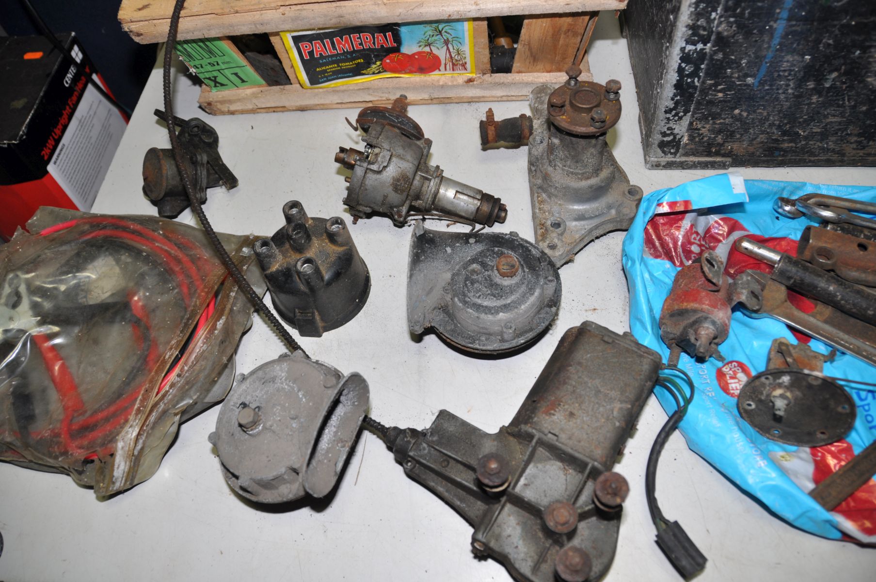 A COLLECTION OF VINTAGE CAR PARTS possibly all from a Morris Minor these include two Morris Minor - Image 2 of 8