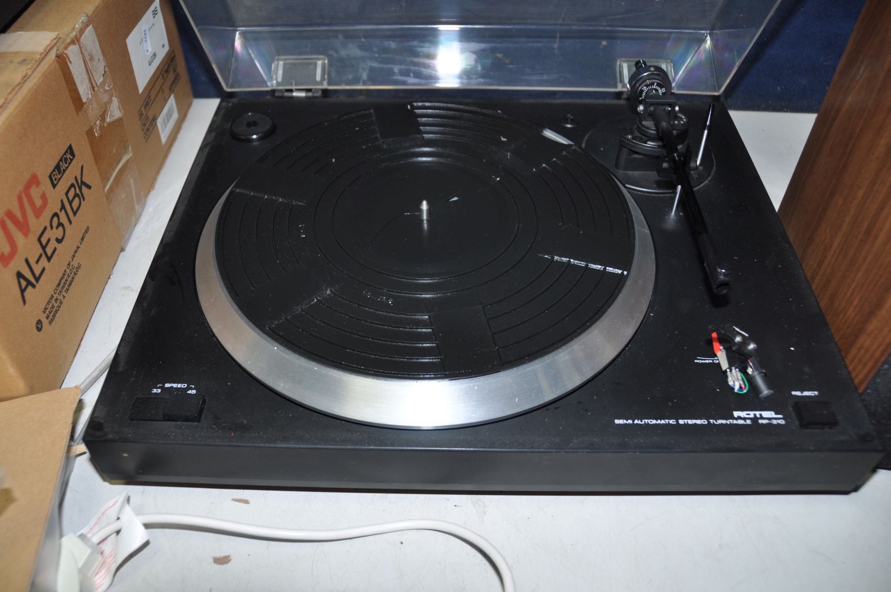 A VINTAGE ROTEL RP-310 TURNTABLE (no plug so untested, requires drive belt and needle) condition - Image 4 of 6