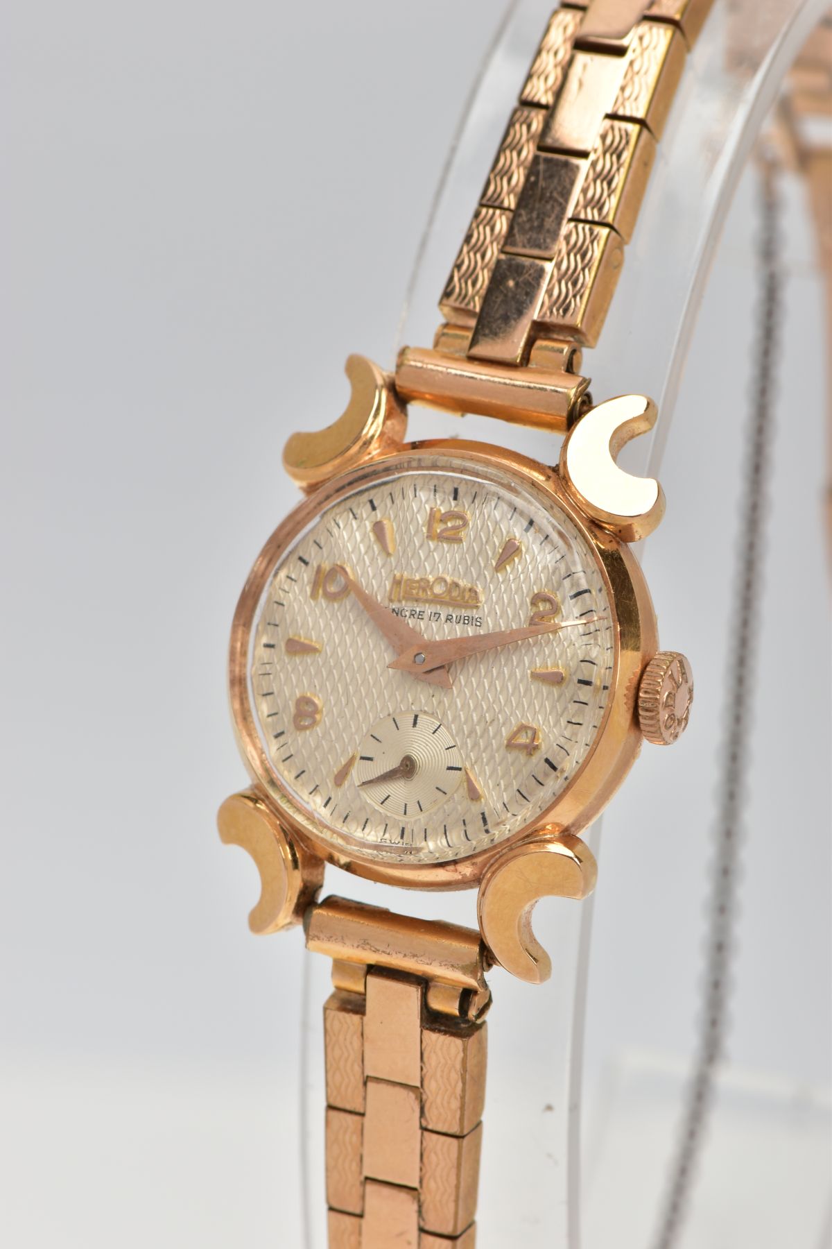 A LADYS WRISTWATCH, automatic movement, round white dial signed 'Herodia ancre 17 rubis', - Image 2 of 5