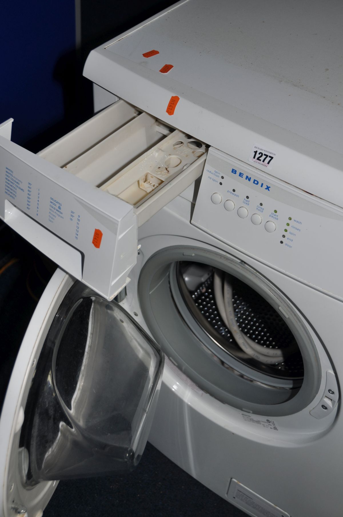 A BENDIX BIW145W WASHING MACHINE (PAT pass and powers up but not tested any further) damage to - Image 3 of 3