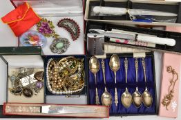 A BOX OF SILVER JEWELLERY AND ASSORTED ITEMS, to include a large silver ingot, approximate length