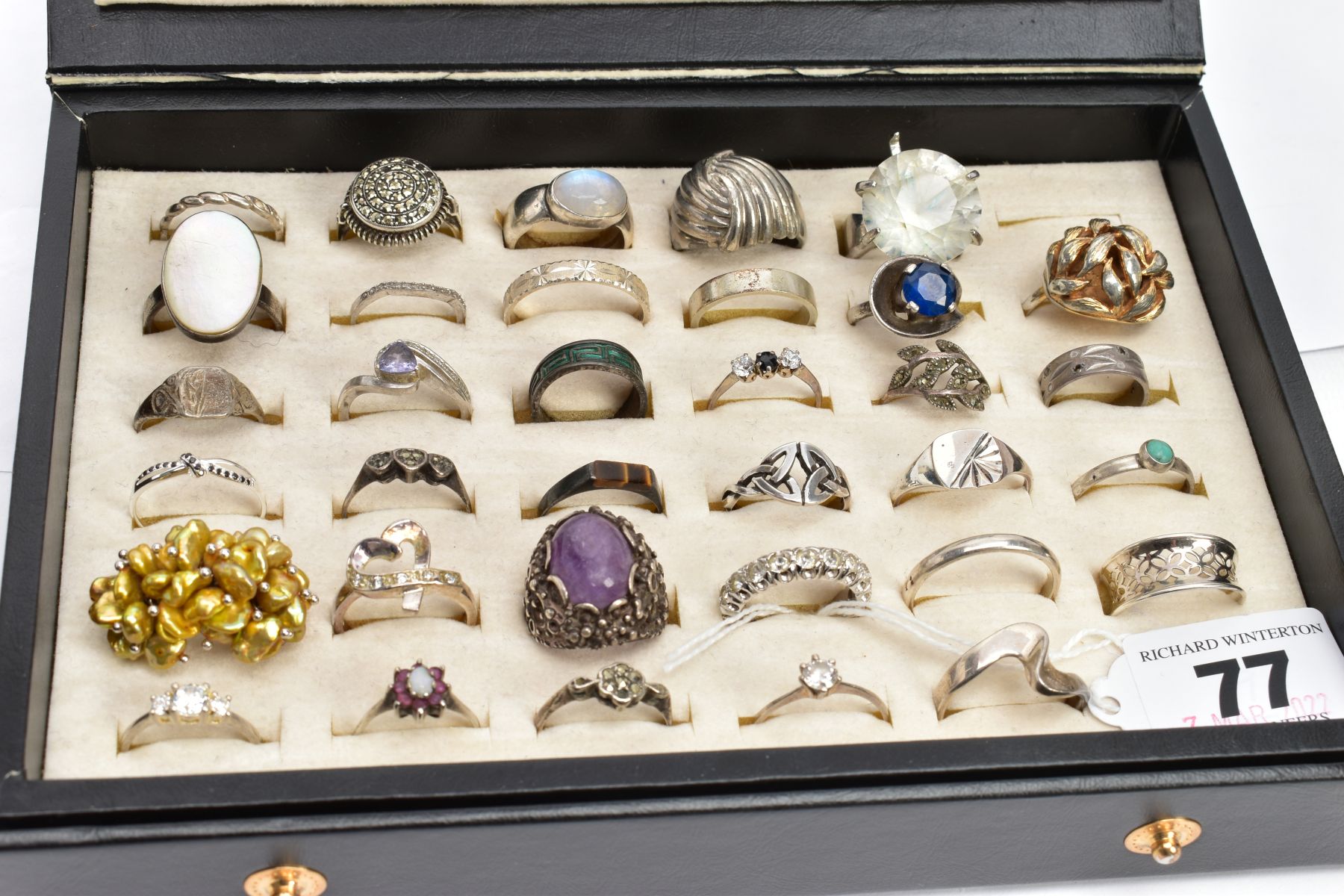 A RING BOX WITH ASSORTED SILVER AND WHITE METAL RINGS, black ring display case opens to reveal - Image 6 of 6