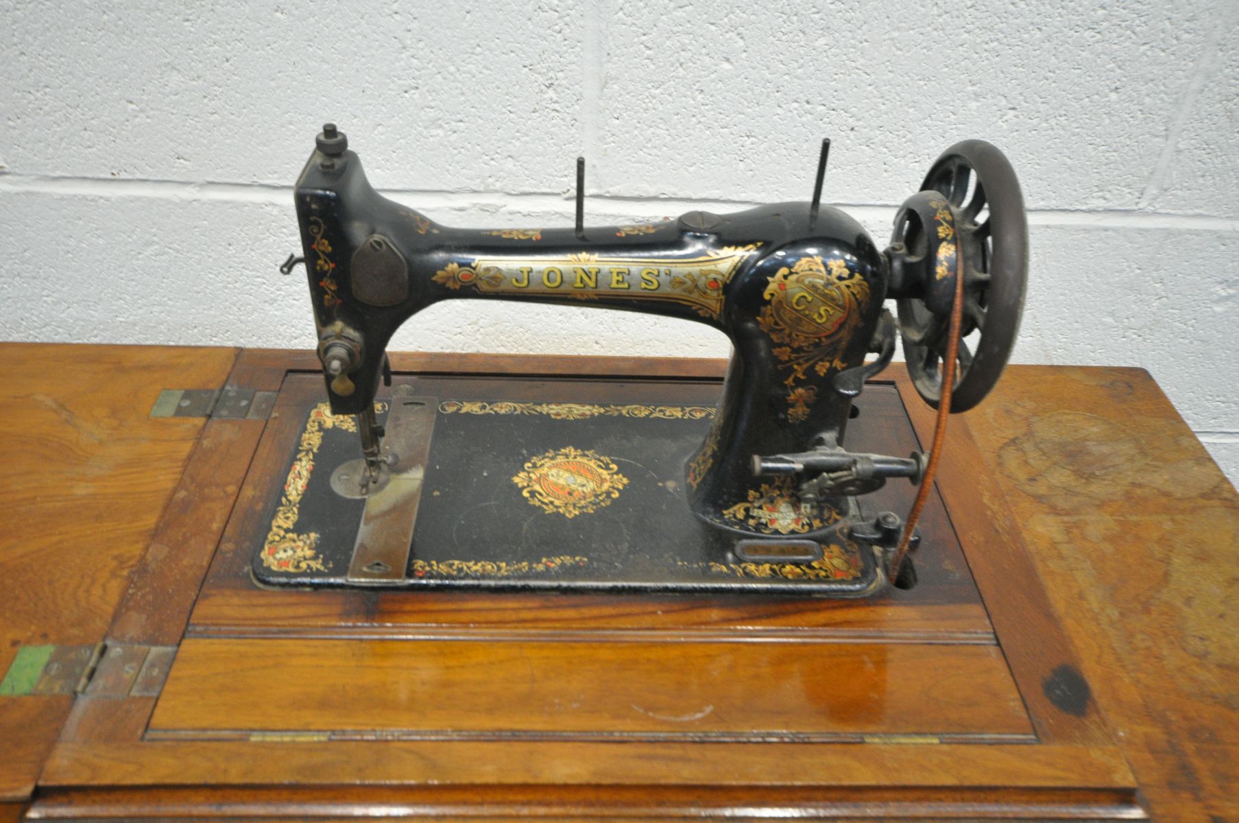A VINTAGE JONES TREADLE SEWING MACHINE - Image 2 of 3