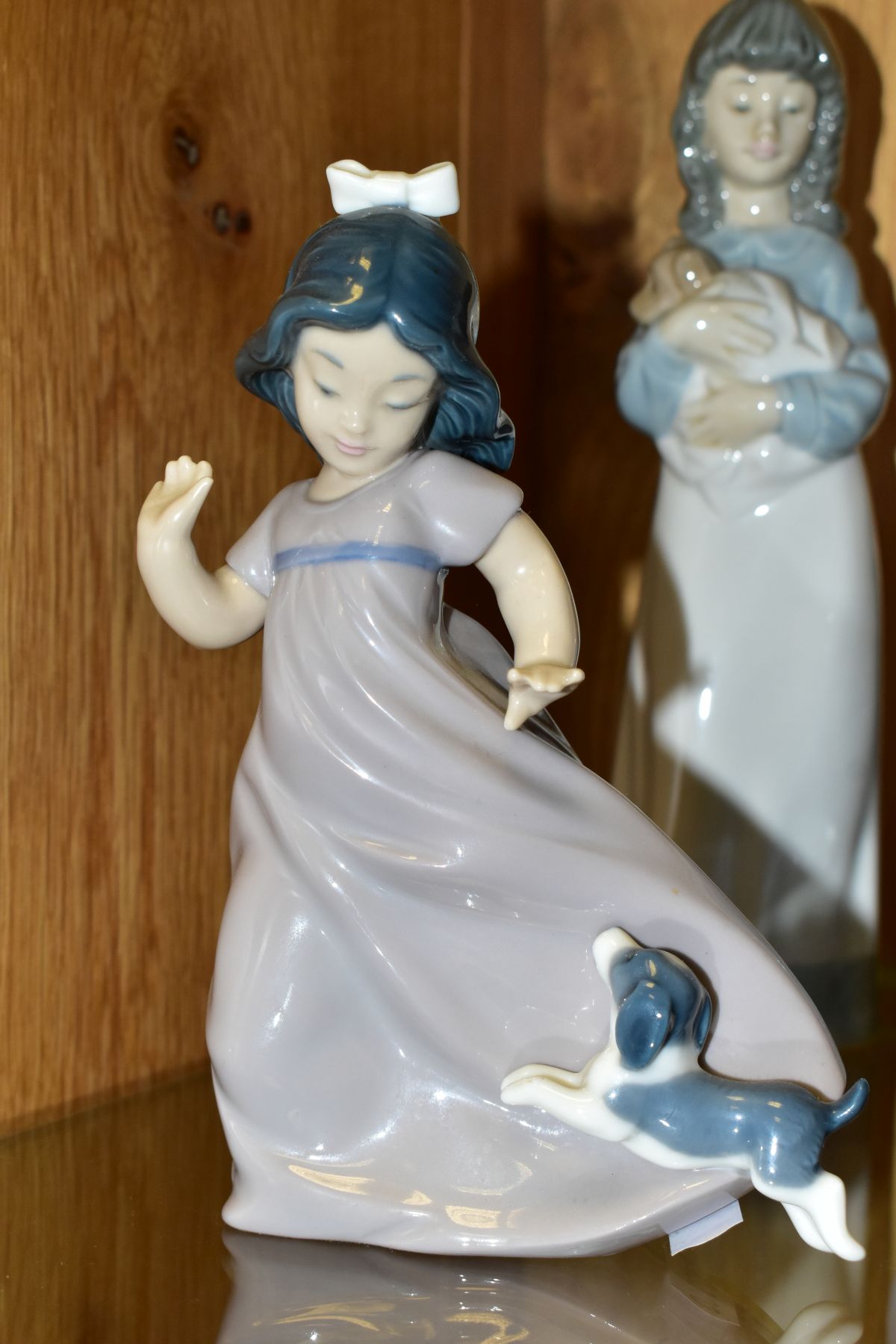 SEVEN NAO BY LLADRO PORCELAIN FIGURINES, comprising Joy no 1067 (thumb repaired) and Jingles no 1065 - Image 6 of 9
