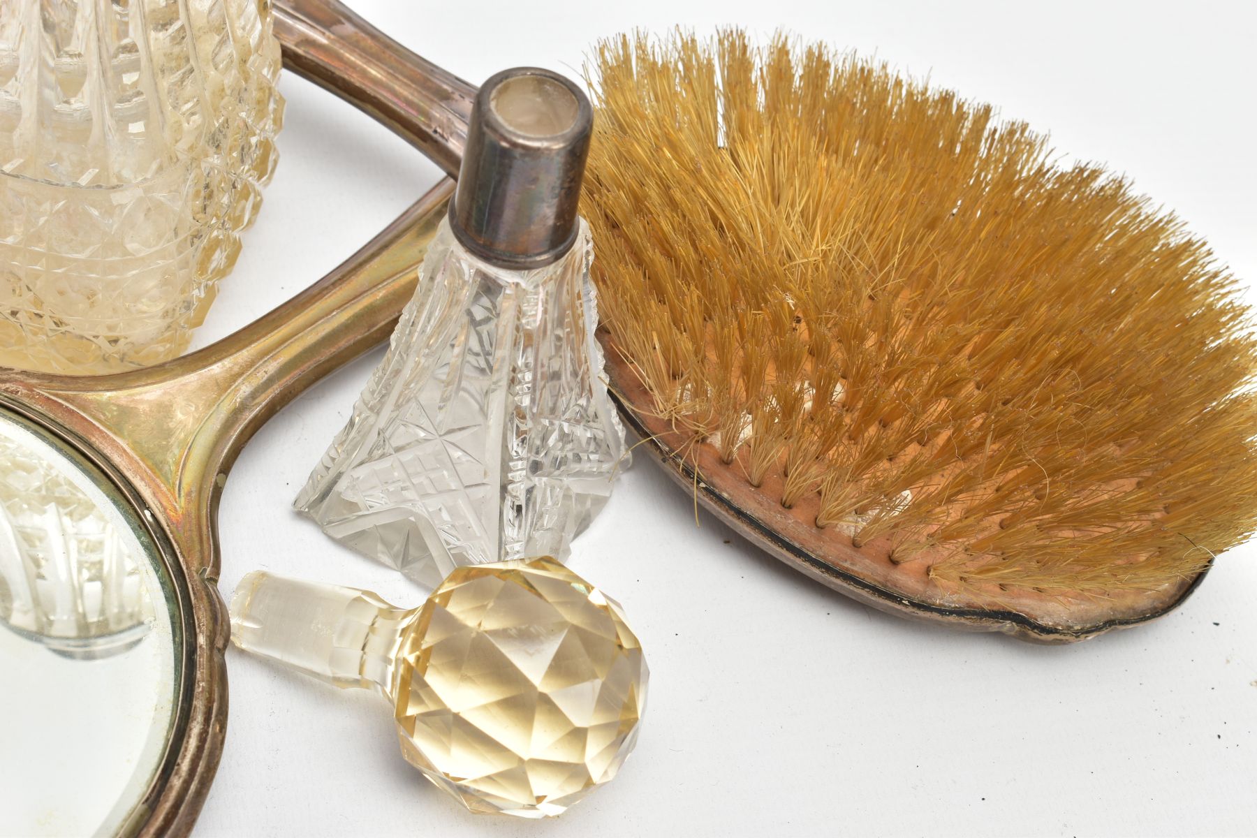 A SILVER VANITY HAIR BRUSH AND MIRROR WITH TWO SILVER MOUNTED SCENT BOTTLES, the hair brush of a - Image 9 of 9