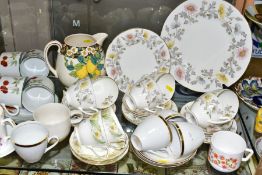 A SIXTY FIVE PIECE WEDGWOOD BELLE FLEUR DINNER SERVICE AND OTHER CERAMIC TEA WARES, Wedgwood Belle