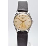 A GENTS 'LONGINES' WRISTWATCH, hand wound movement (working) round cream dial signed 'Longines',