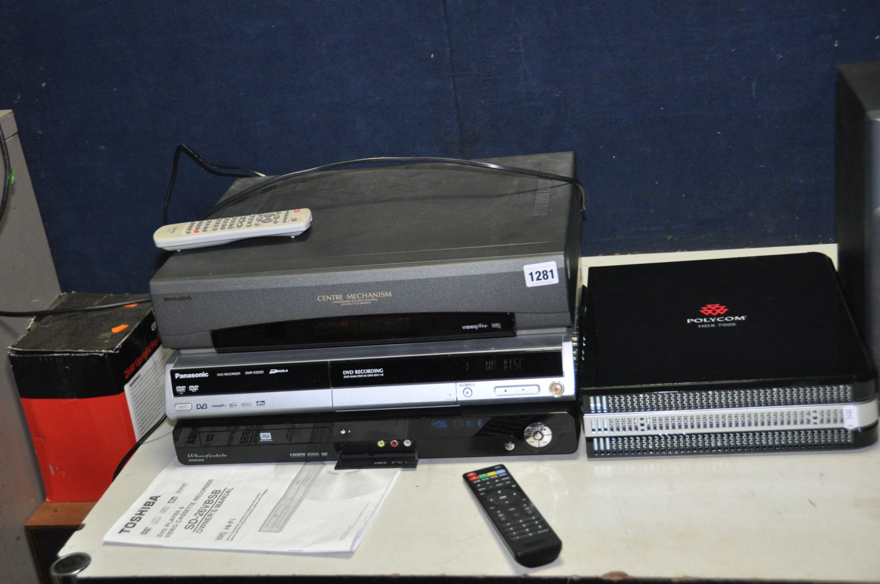 A POLYCOM HDX 7000 VIDEO CONFERENCING CONSOLE (untested), a Toshiba Video recorder with remote (tape - Image 2 of 3