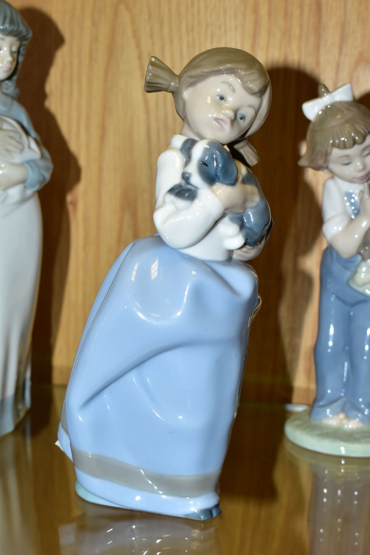 SEVEN NAO BY LLADRO PORCELAIN FIGURINES, comprising Joy no 1067 (thumb repaired) and Jingles no 1065 - Image 8 of 9