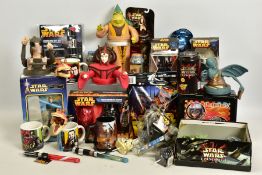 A QUANTITY OF ASSORTED STAR WARS COLLECTABLES, to include Podrace lunchbox, complete with flask,