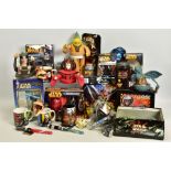 A QUANTITY OF ASSORTED STAR WARS COLLECTABLES, to include Podrace lunchbox, complete with flask,