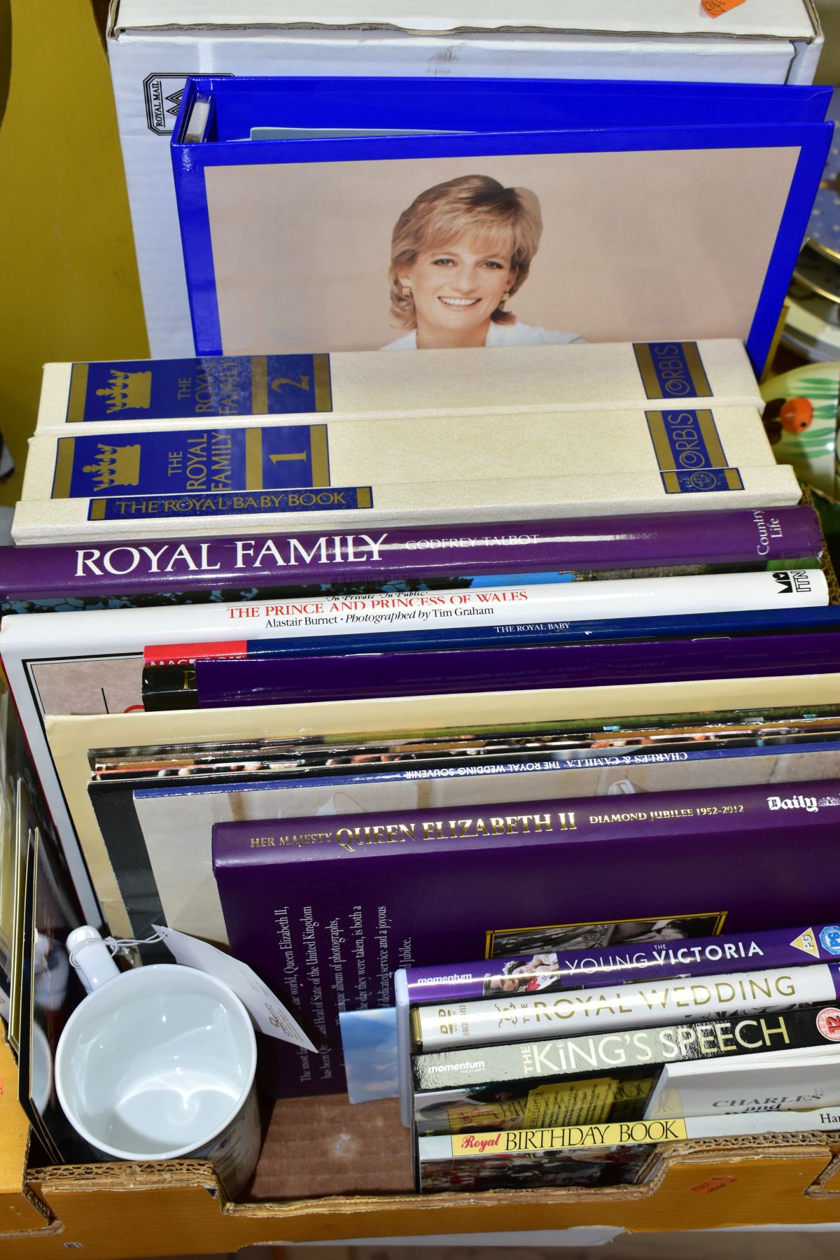 ROYAL EPHEMERA ETC, to include two volumes of Orbis publication 'The Royal Family', Orbis The